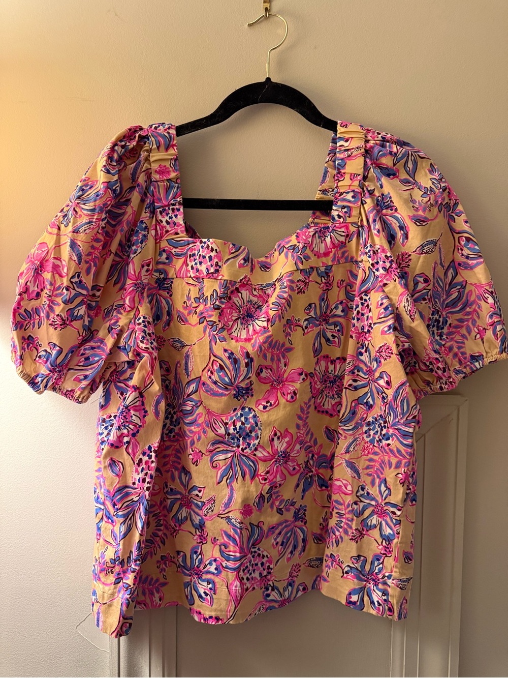 Lilly Pulitzer Puff-Sleeve Top with back bow design size 14